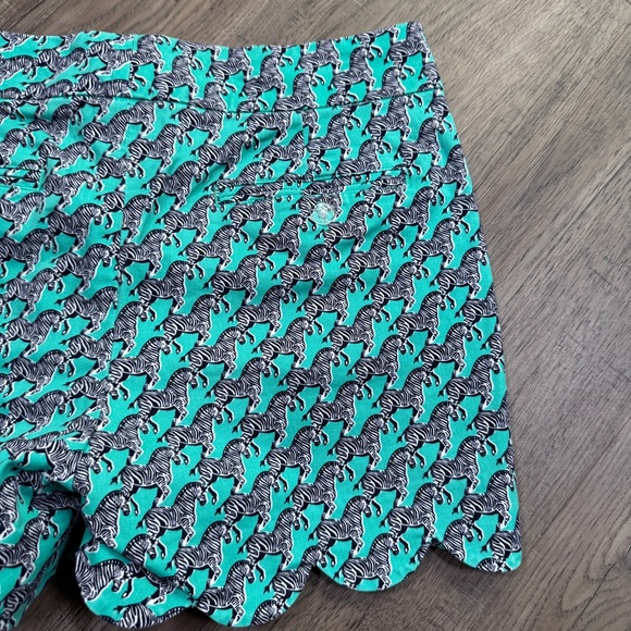 Crown & Ivy Teal Zebra Print High Shorts - Size 2 - Picture 13 of 13